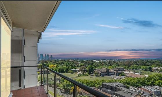 Balcony 416-418 St Kilda Road